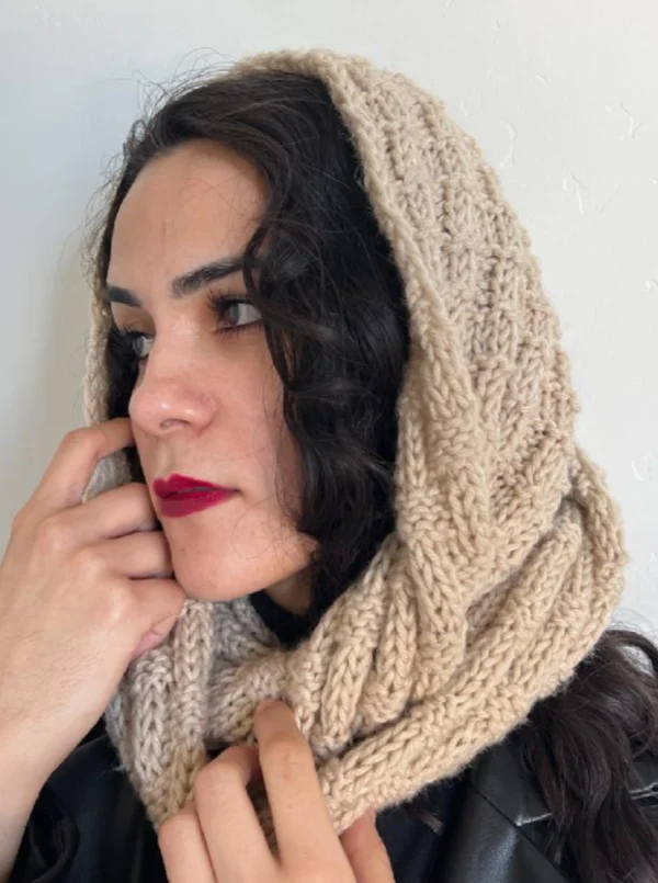 Beige neck warmer of alpaca fibre and blends - Image 2