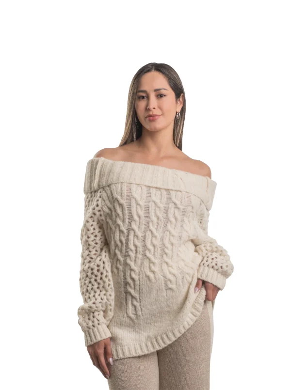 Chompa Offshoulders - 43% baby alpaca, 43% sheep wool, and 14% polyamide - Image 2
