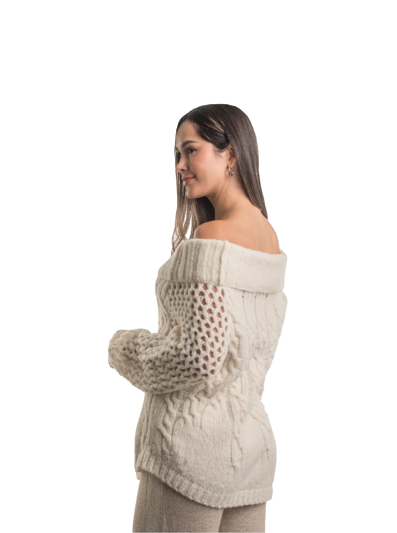 Chompa Offshoulders - 43% baby alpaca, 43% sheep wool, and 14% polyamide